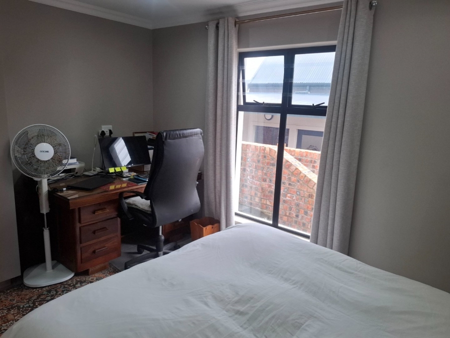 2 Bedroom Property for Sale in Hartenbos Central Western Cape